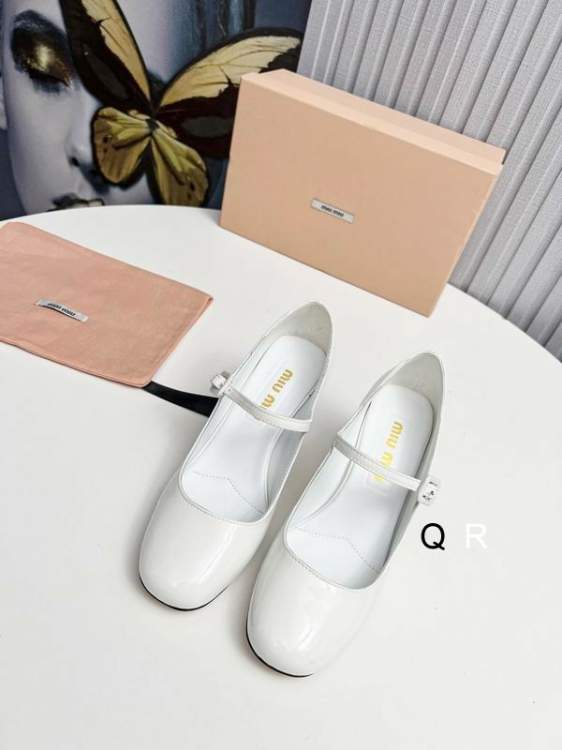 Picture of Miumiu Shoes _SKUMiuMiusz35-40618022.5CM3CRR1005